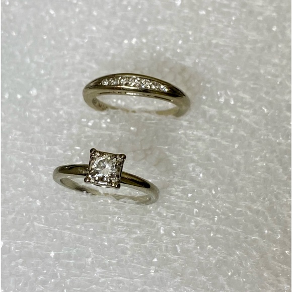 .33 carat Diamond Solitaire 14kt white gold & Channel Set Companion Diamond Band - Picture 3 of 6